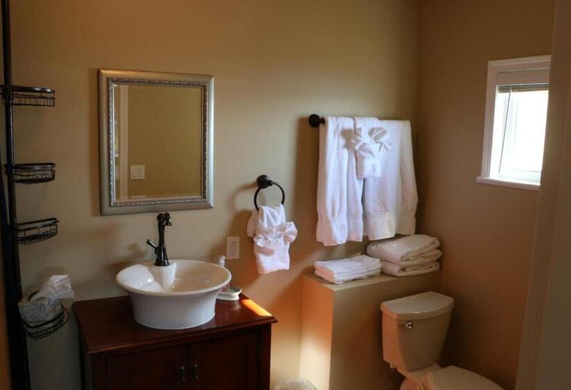 豪华海景房带阳台, Nimpkish