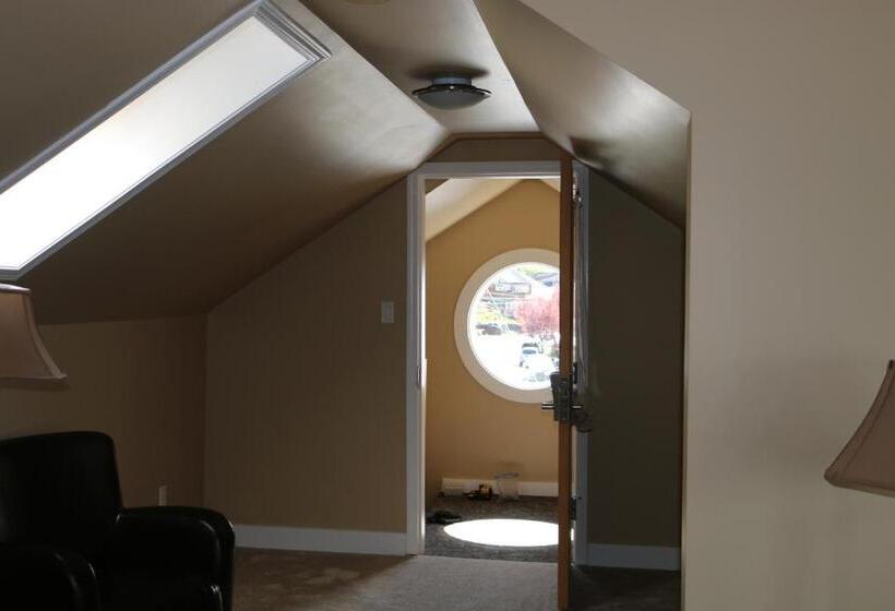 豪华海景房带阳台, Nimpkish