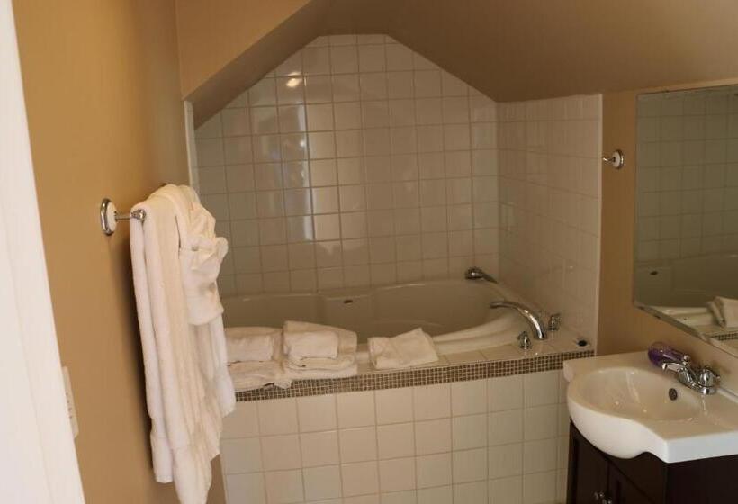 豪华海景房带阳台, Nimpkish