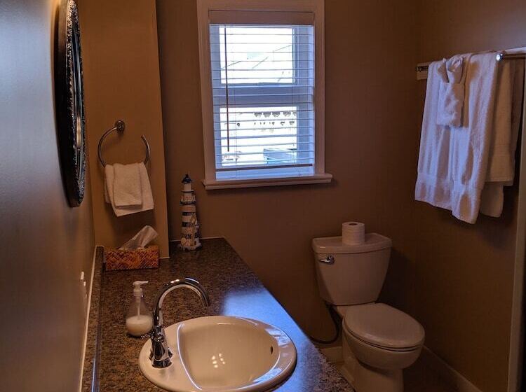 豪华海景房带阳台, Nimpkish