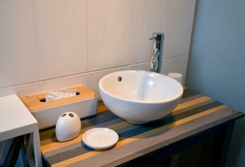 Номер Deluxe, Ailes Et Iles