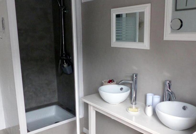 Номер Superior, Ailes Et Iles