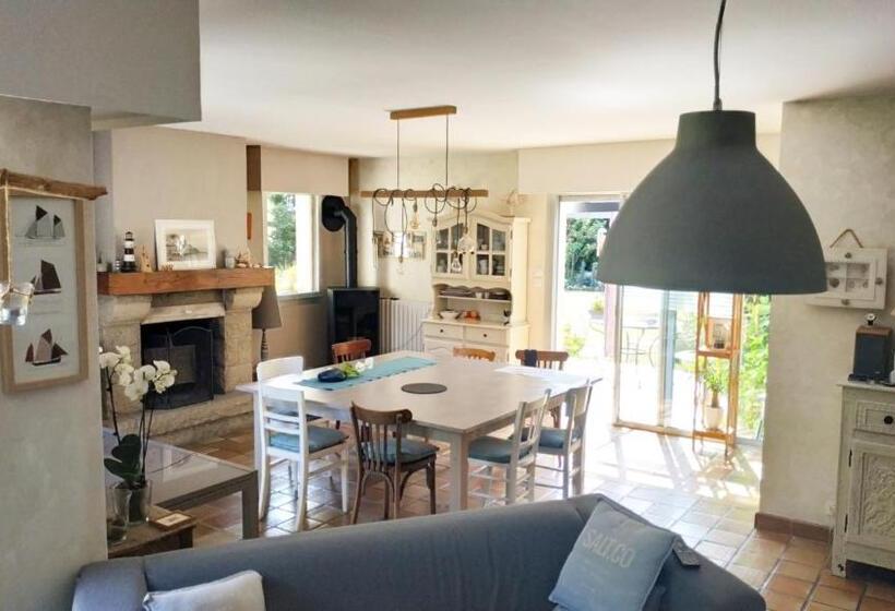 Номер Стандарт Вид на Сад, Ailes Et Iles