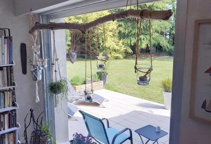 Номер Стандарт Вид на Сад, Ailes Et Iles