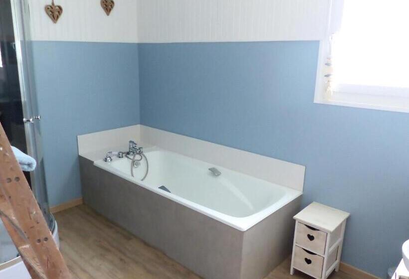 Номер Стандарт Вид на Сад, Ailes Et Iles