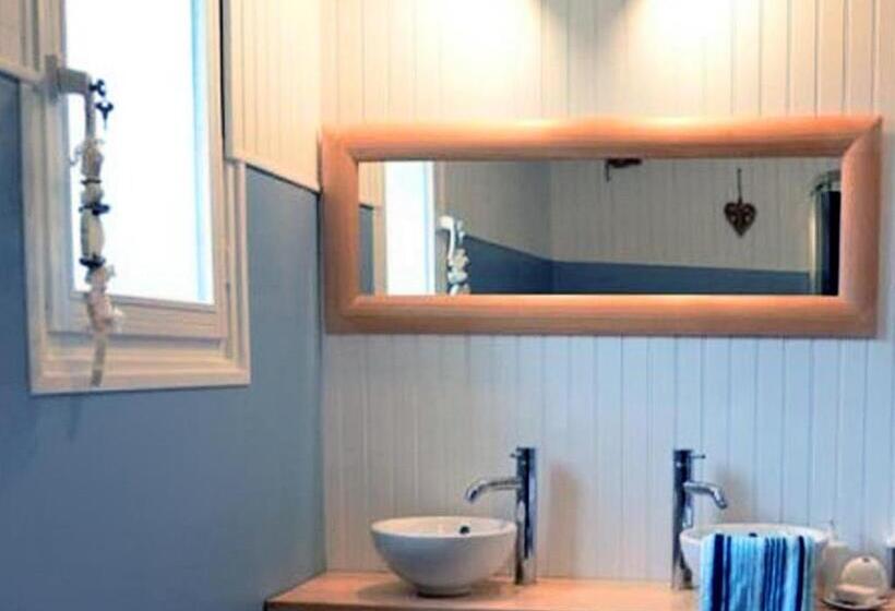 Номер Стандарт Вид на Сад, Ailes Et Iles