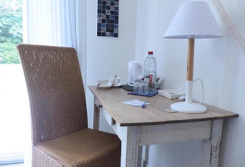 Номер Стандарт Вид на Сад, Ailes Et Iles