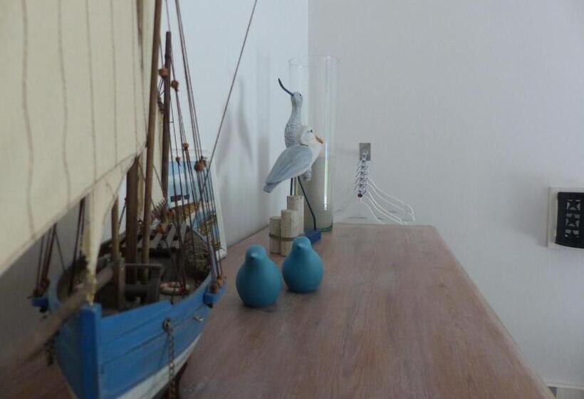 Номер Стандарт Вид на Сад, Ailes Et Iles