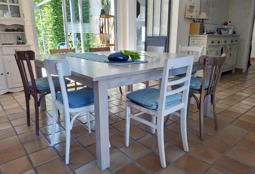 Номер Deluxe, Ailes Et Iles