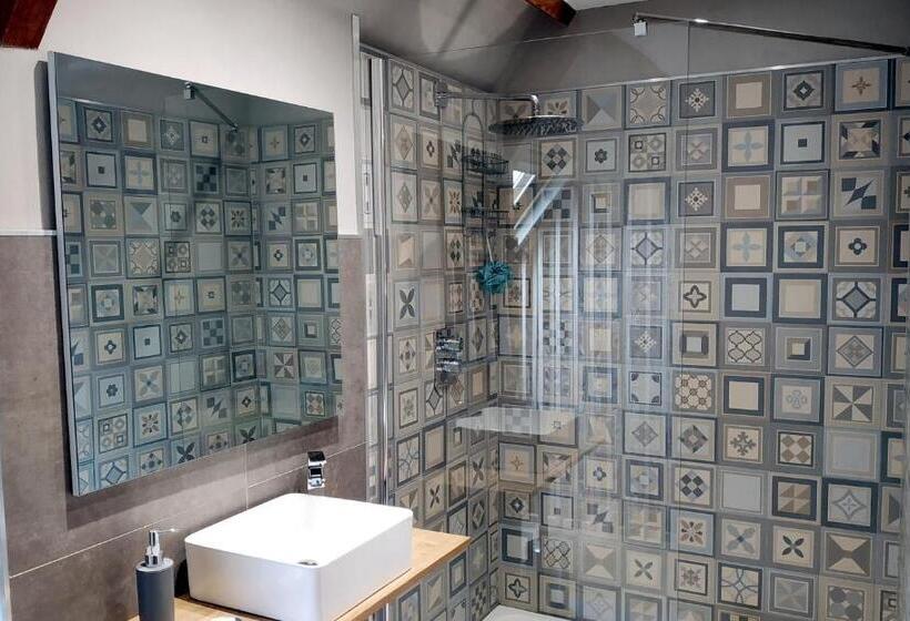 Номер Deluxe, Ailes Et Iles