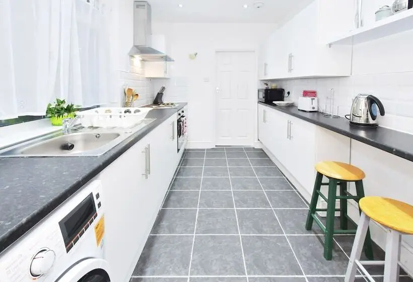 バスルーム共有のシングルスタンダード, Townhouse @ Hanley Road Stoke