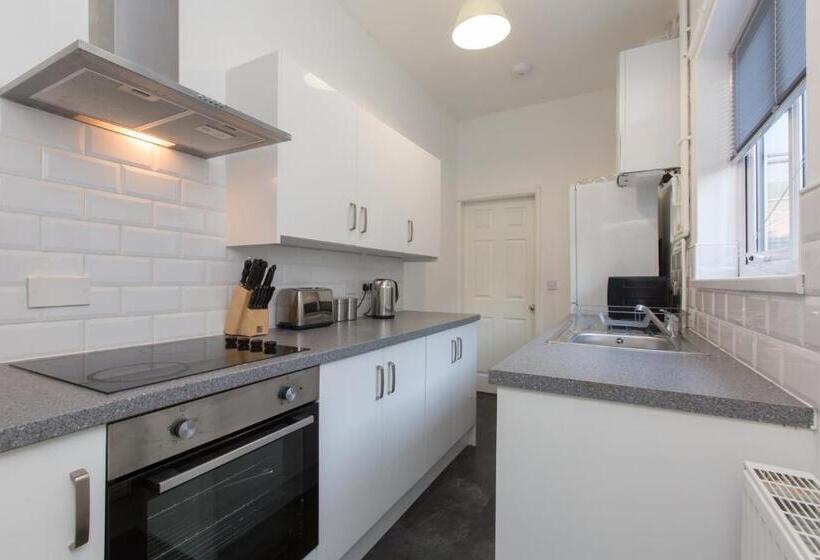 １ベッドルームハウス, Townhouse @ Corporation Street Stoke