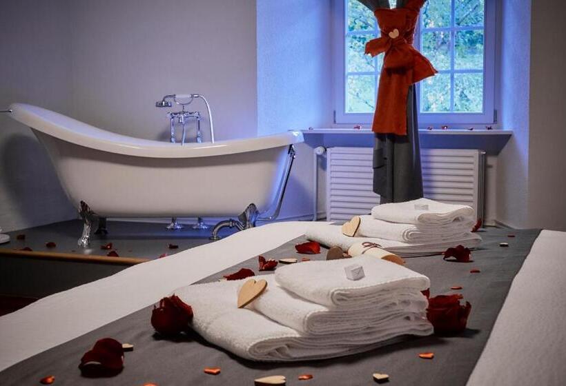 סוויטה, Auberge De Bellelay Restaurant Chez Aron Balde