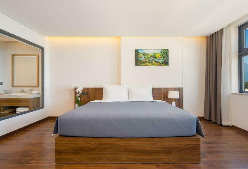 اتاق استاندارد با تخت بزرگ, Avenis