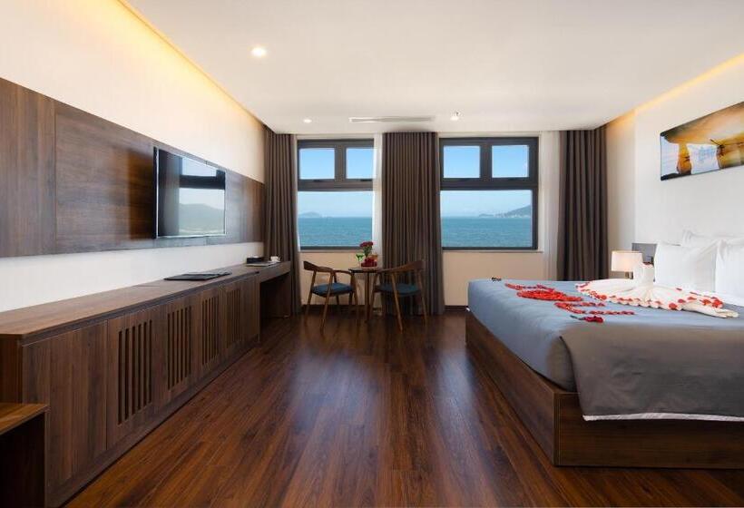 اتاق استاندارد با تخت بزرگ, Avenis