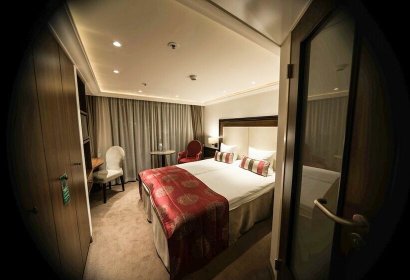 舒适型房间, Select Ms William Shakespeare   Düsseldorf