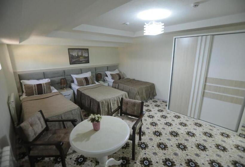 غرفة ديلوكس ثلاثية, Sumaya