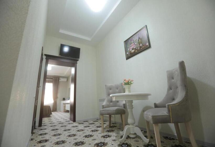 جناح سوبيريور, Sumaya