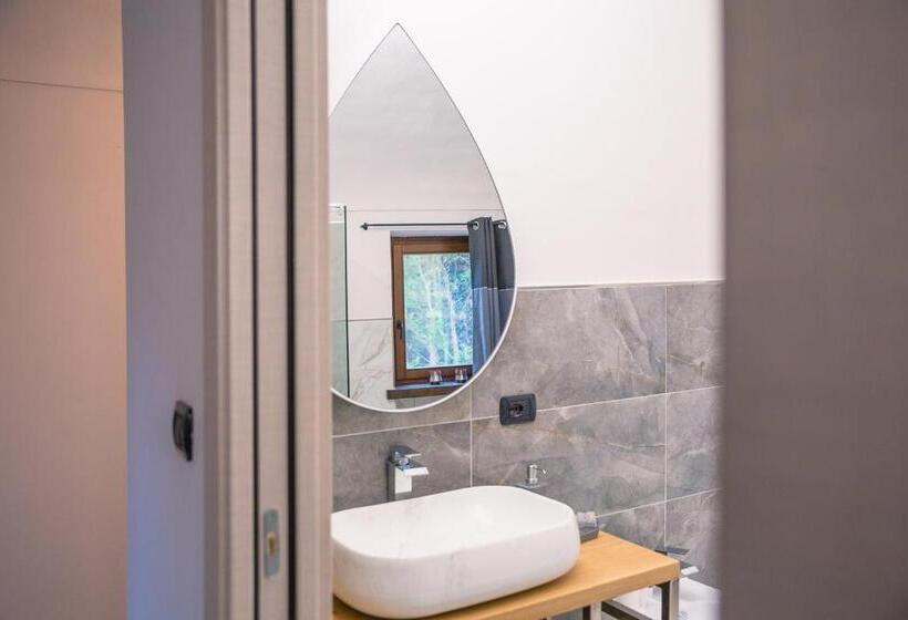 디럭스 룸 킹사이즈 침대, Il Basín