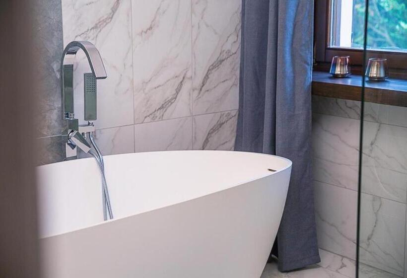 디럭스 룸 킹사이즈 침대, Il Basín