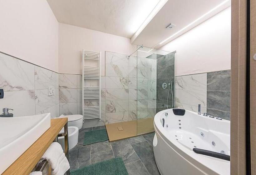 스탠다드 룸 킹사이즈 침대, Il Basín