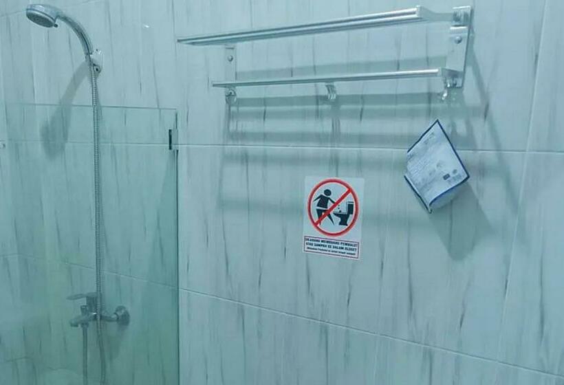 Standard Room, Reddoorz Near Kampung Inggris Pare