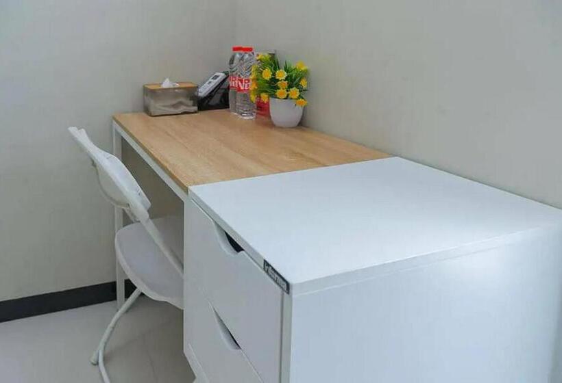 Standard Room, Reddoorz Near Kampung Inggris Pare