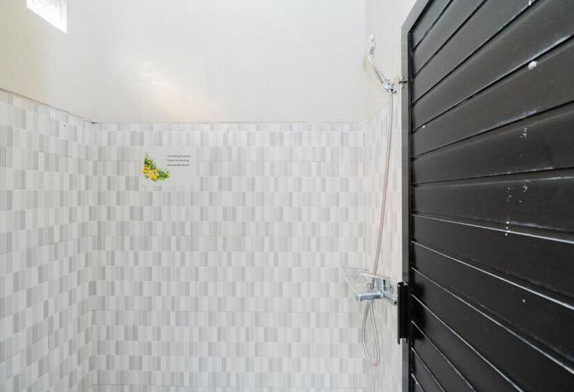 Standard Room, Reddoorz Near Kampung Inggris Pare