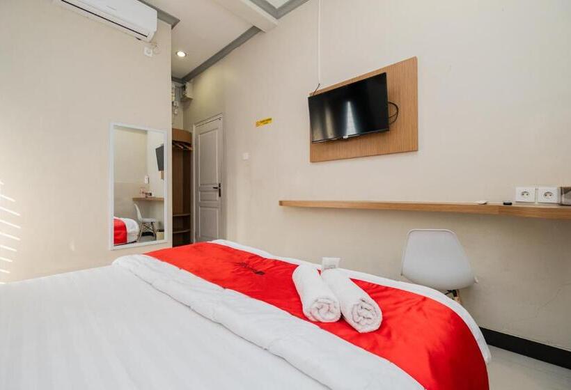 Standard Room, Reddoorz Near Kampung Inggris Pare