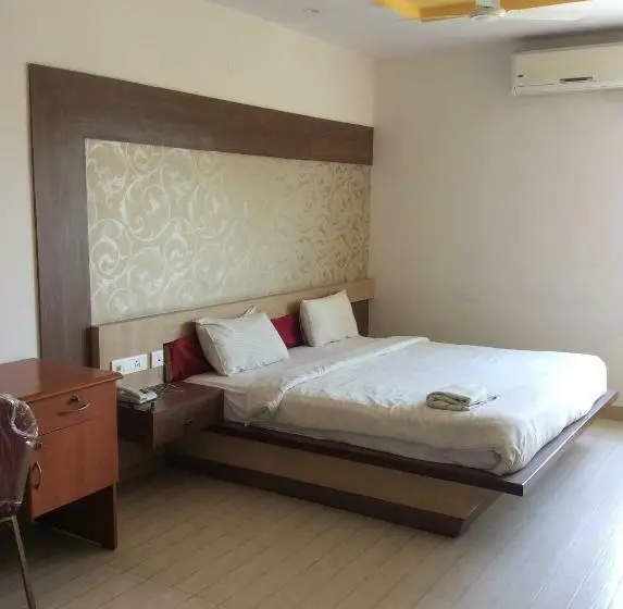 スーペリアトリプルルーム, Sri Vaari Residency