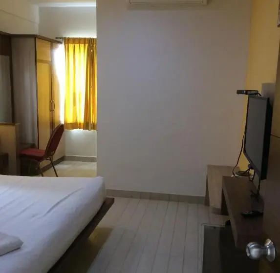 スーペリアトリプルルーム, Sri Vaari Residency