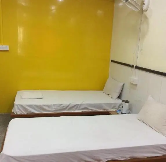 エコノミールーム, Sri Vaari Residency