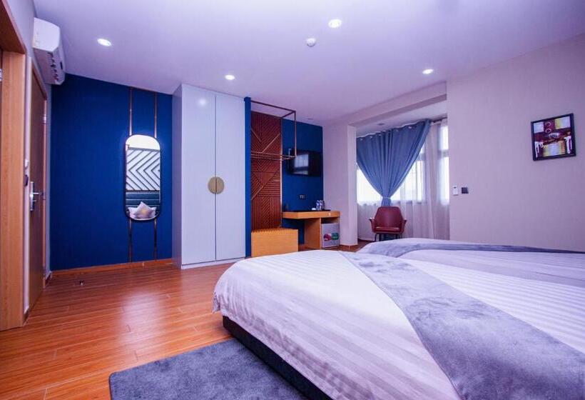 스탠다드 룸, Uzeir