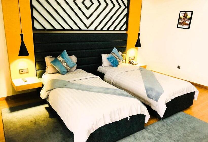 스탠다드 룸, Uzeir