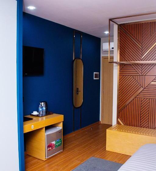 스탠다드 룸, Uzeir