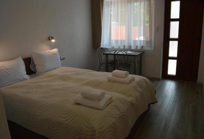 غرفة قياسية, Cazare 77