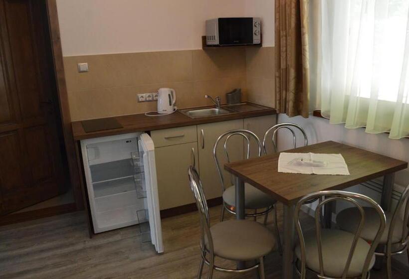 غرفة عائلية, Cazare 77