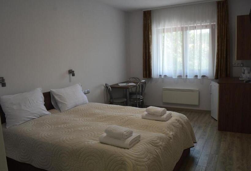 غرفة قياسية, Cazare 77