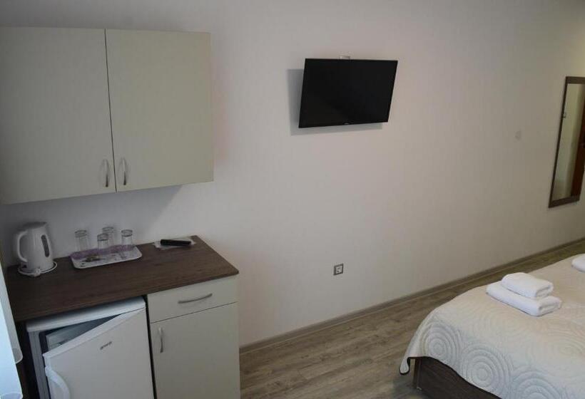 غرفة قياسية, Cazare 77