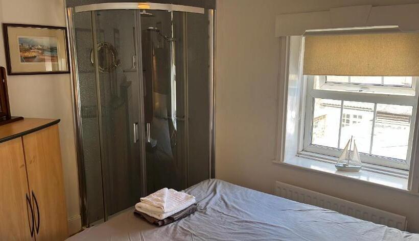 エコノミールーム, The View