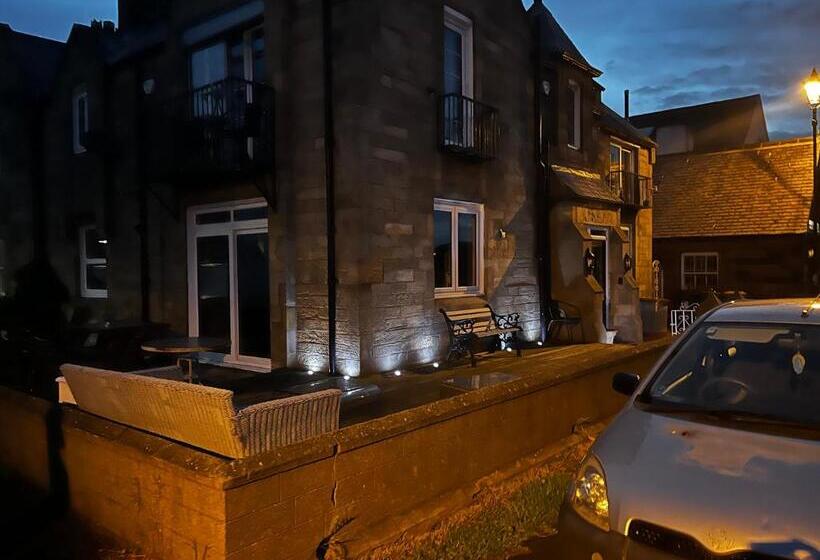 1階の1ベッドルームアパートメント, The View