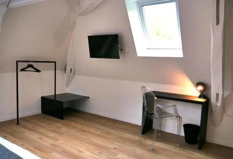 اتاق لوکس سه تخته, Kastellren   Rennes   Grand Parking Privé