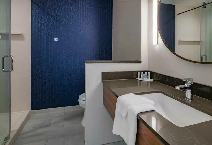 キングサイズベッドのスタンダードルーム, Fairfield Inn & Suites By Marriott Klamath Falls