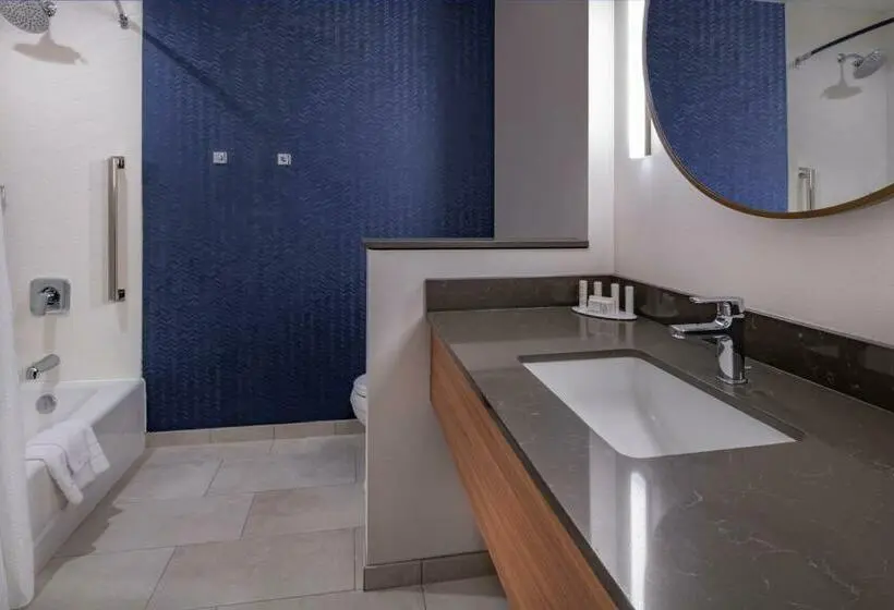 クイーンサイズベッドのスタンダードルーム, Fairfield Inn & Suites By Marriott Klamath Falls