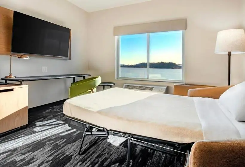 キングサイズベッドのスイートルーム, Fairfield Inn & Suites By Marriott Klamath Falls