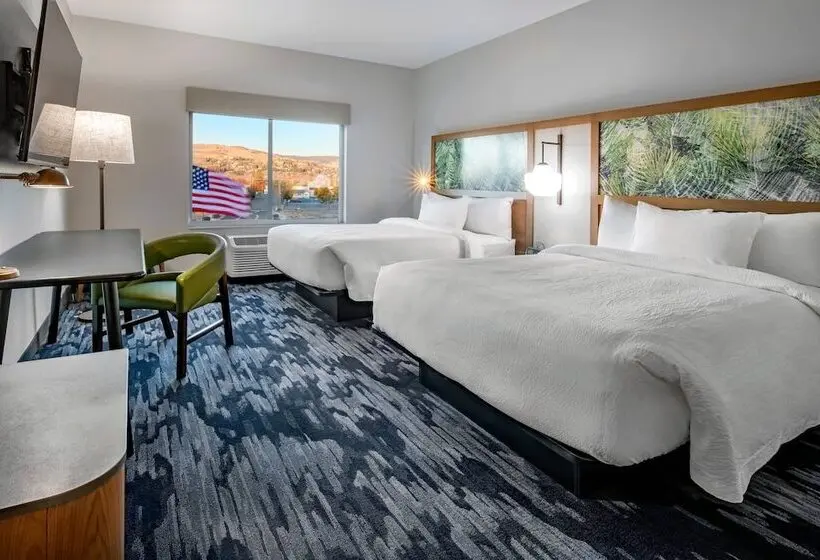 ２ダブルベッドのスタンダードルーム, Fairfield Inn & Suites By Marriott Klamath Falls