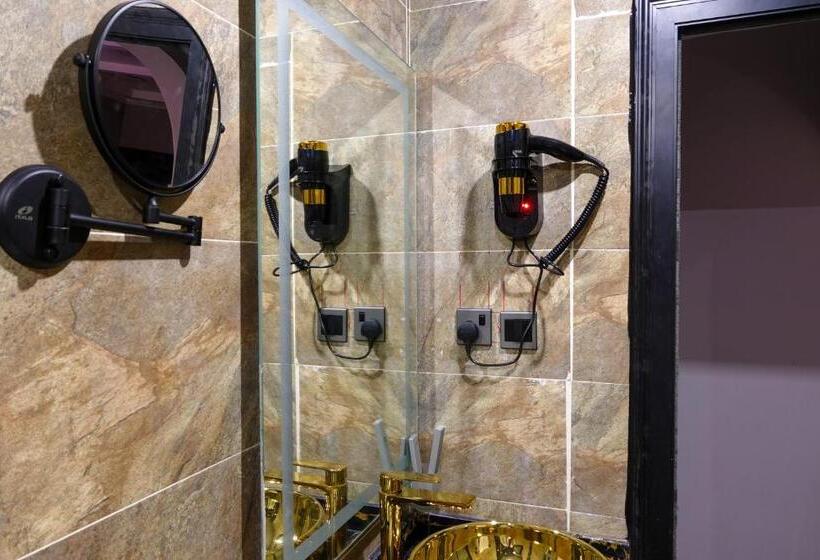 استودیو خانوادگی, Swat Hotel Apartments 2