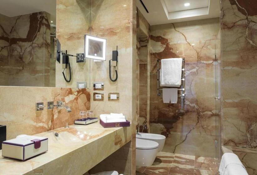 חדר דלוקס נוף לים, Grand Hotel Des Etrangers