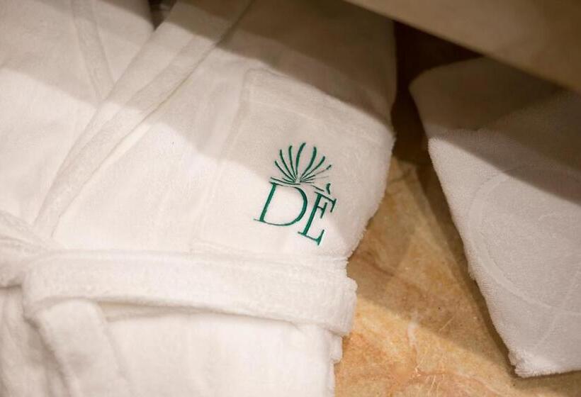 סוויטת ג'וניור נוף לים, Grand Hotel Des Etrangers