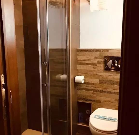 اتاق استاندارد سه نفره, Bogart Milano